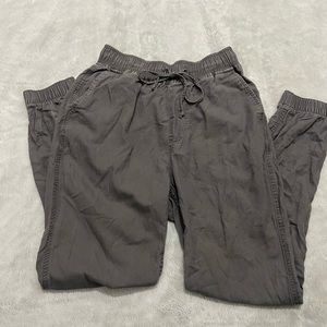 Woman’s Hollister cargo pant joggers